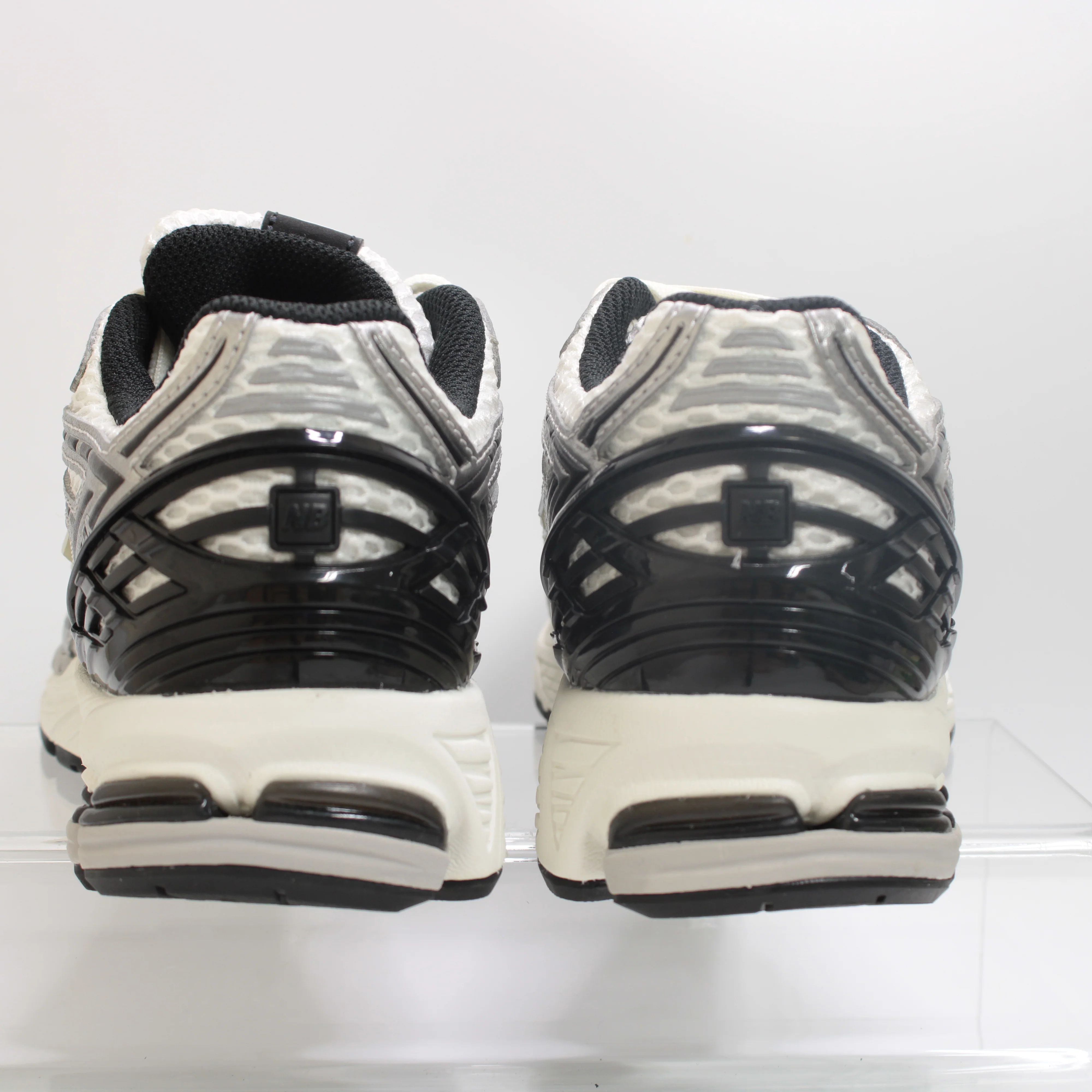 New Balance 1906 Trainers White Silver Black - Image 3