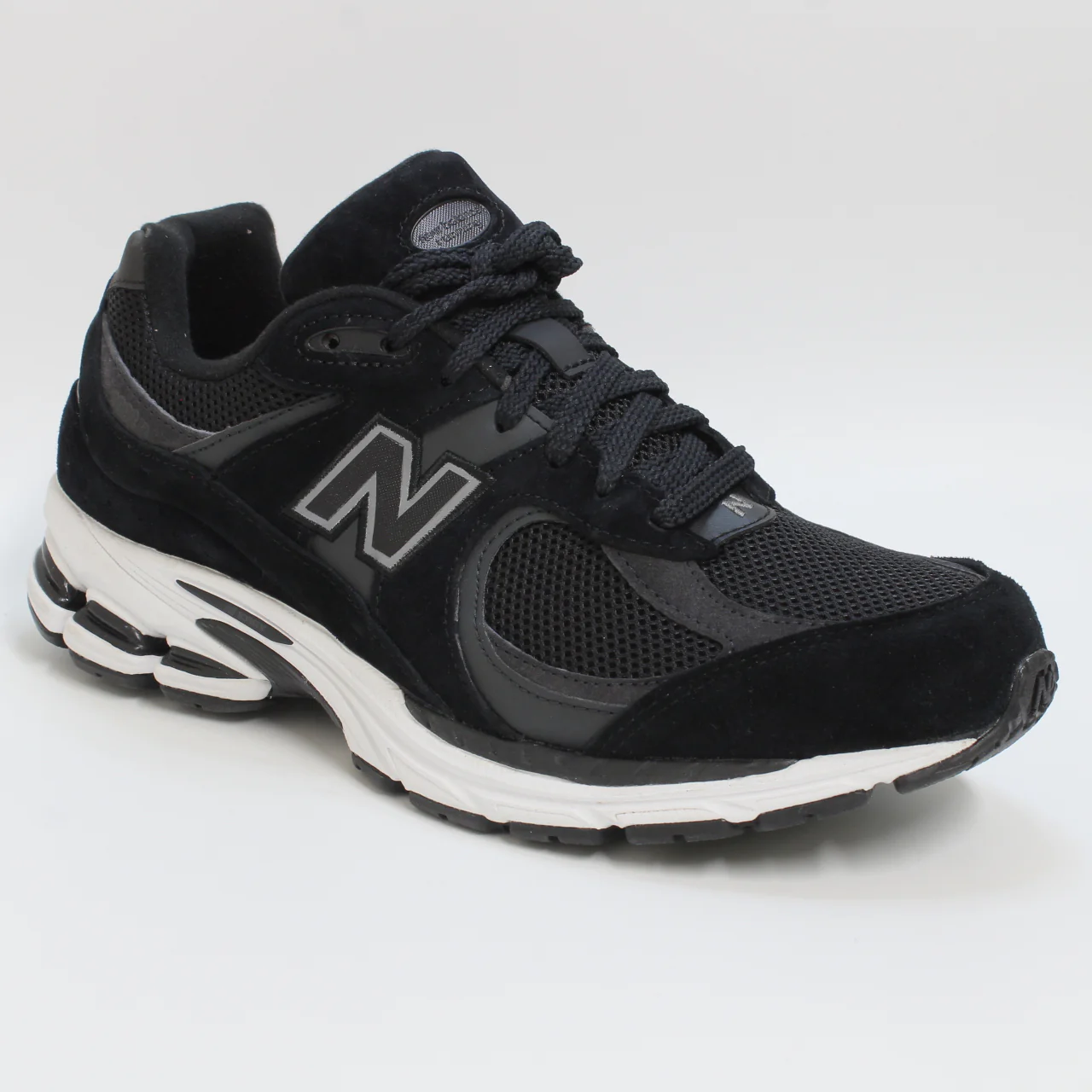 New Balance 2002 Black White Trainers - Image 3