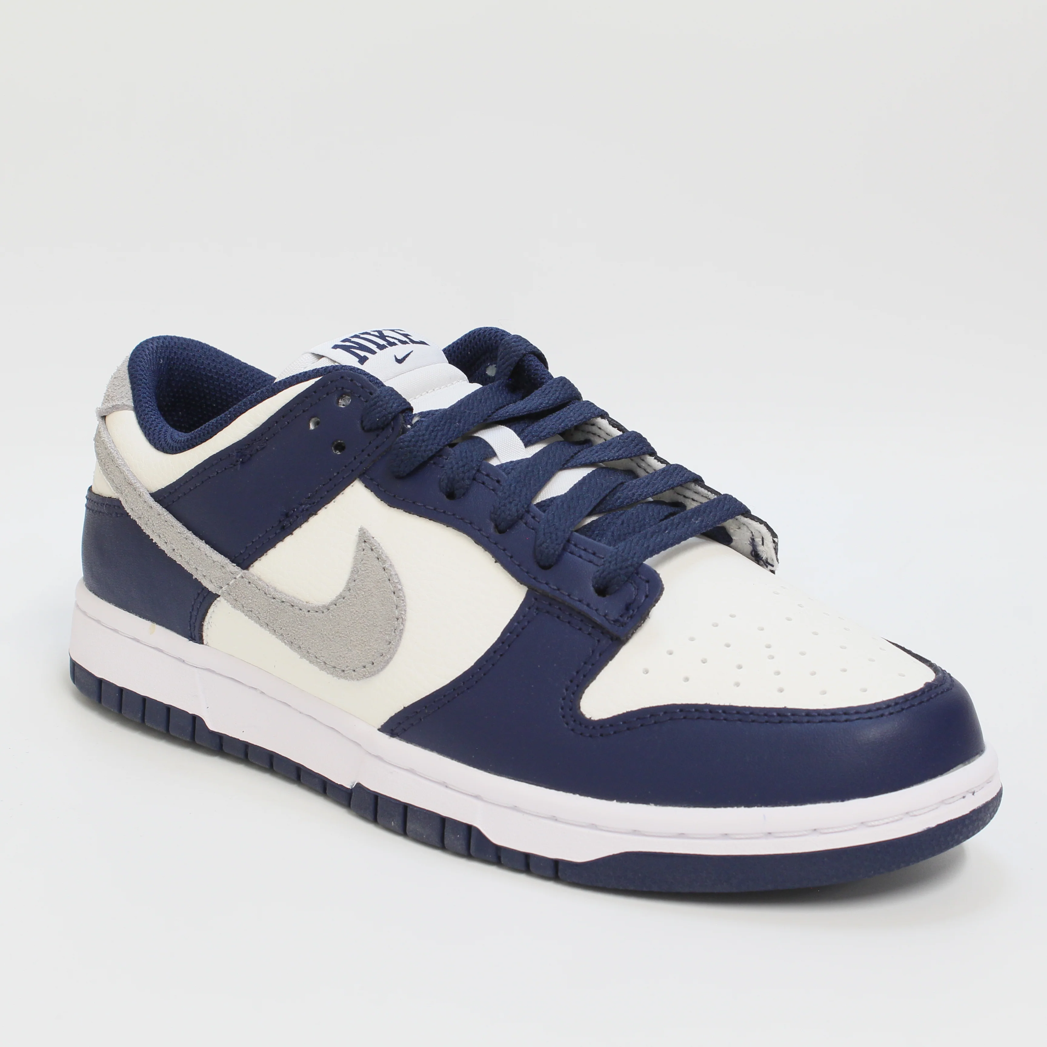 Nike Dunk Low Midnight Navy Lt Smoke Grey Summit White Trainers - Image 3