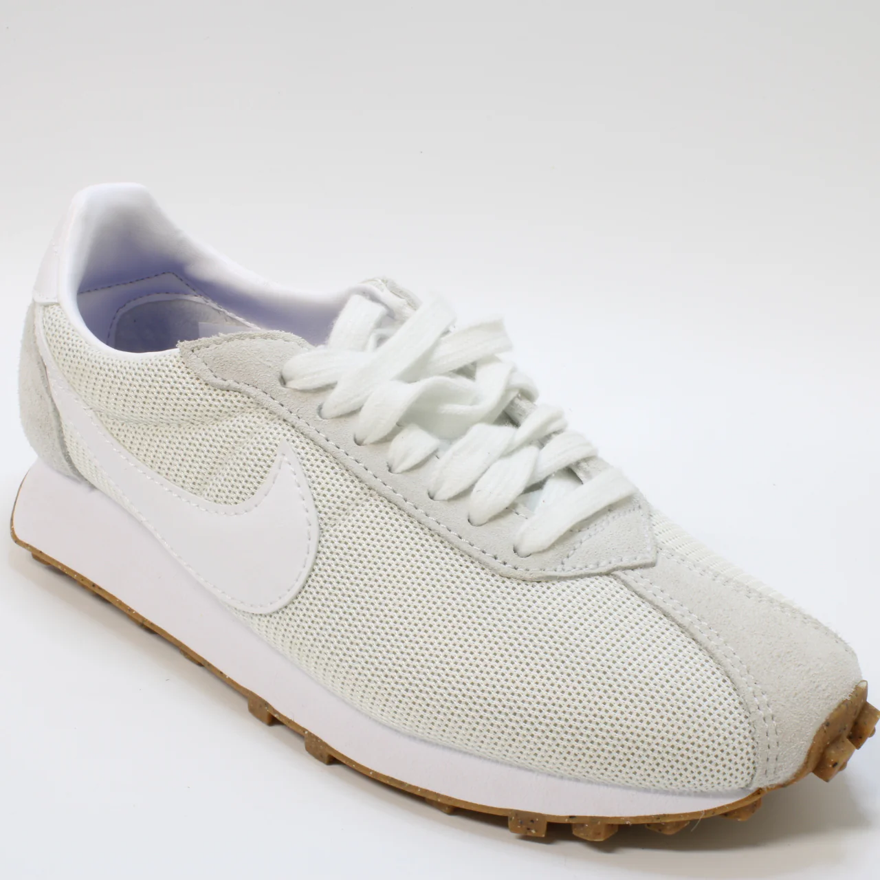 Nike LD-1000 Trainers Summit White White Sail Gum Med Brown - Image 4