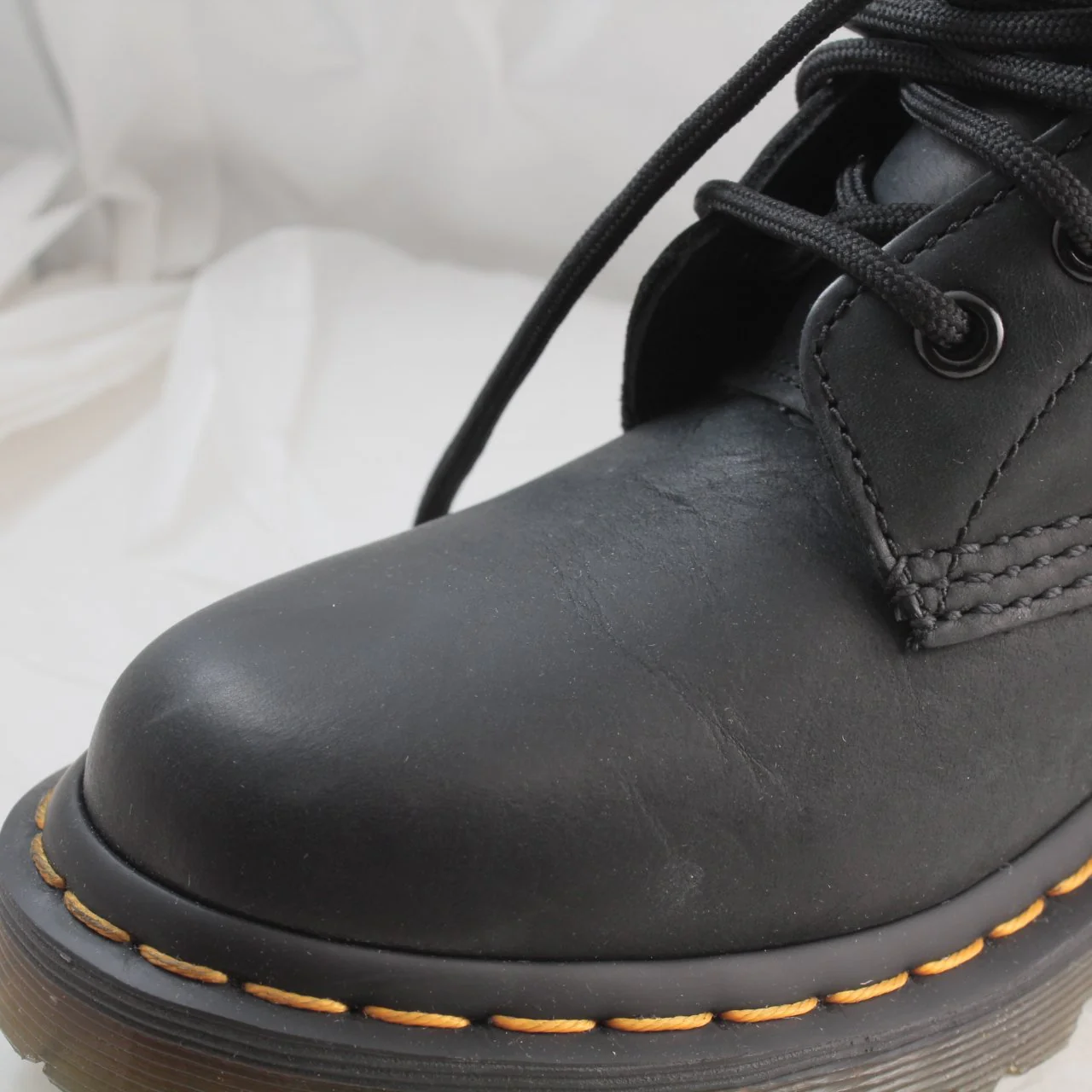 Womens Dr. Martens Serena 8 Eyelet Shearling Boot Black Leather - Image 5