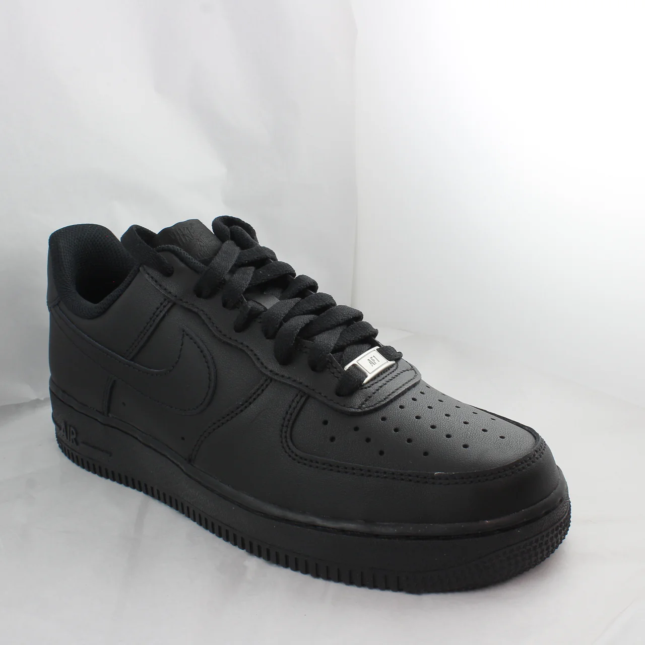 Nike Air Force 1 07 Trainers Black - Image 3